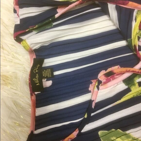 Melissa Paige floral Top Shirt Blouse Size medium - Picture 2 of 2